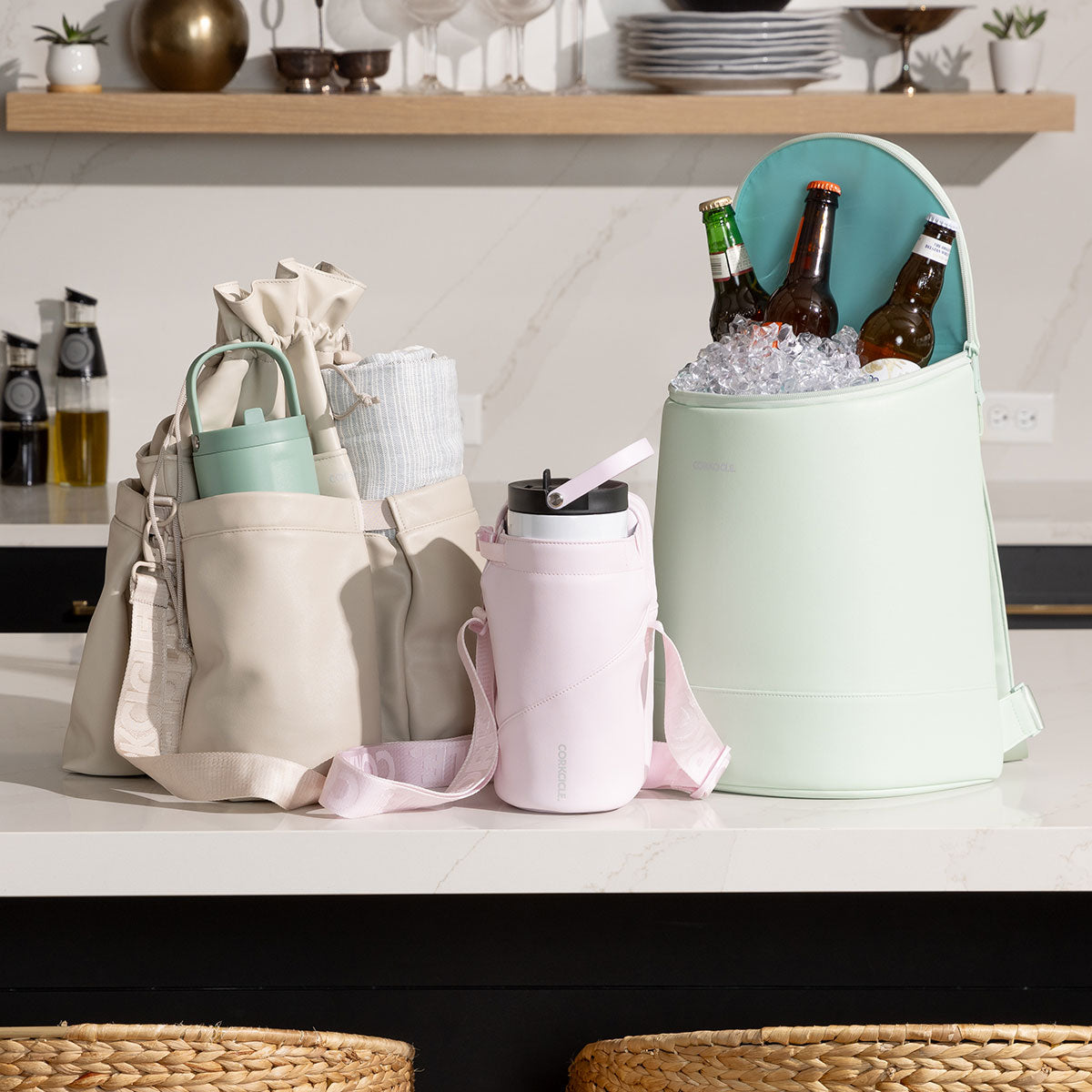 beverage-bucket-bag-q0 6c4793ad3b8e--group-lifestyle1.jpg